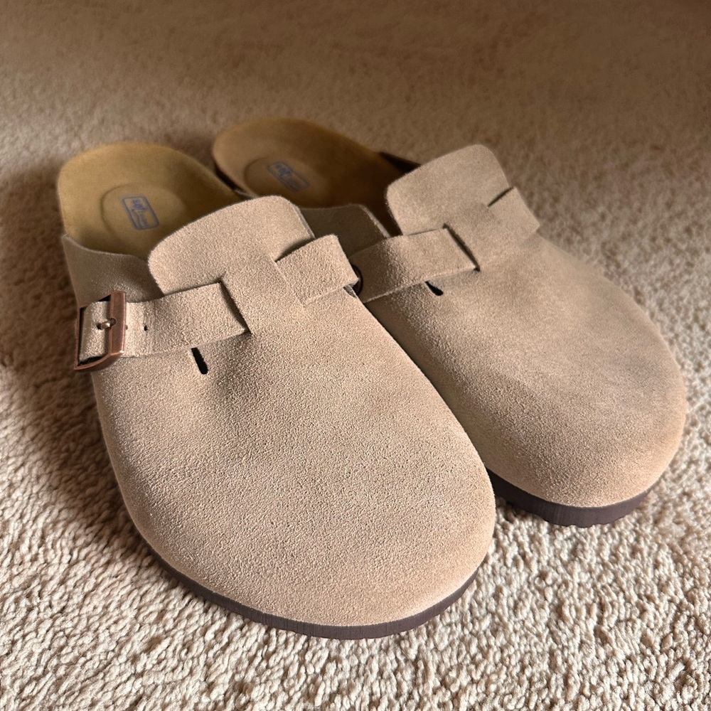 Birkenstock Boston Clogs in Gray